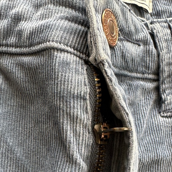 ABERCROMBIE & FITCH CORDUROY JEAN. MID RISE SUPER SKINNY, SIZE 27, RAW HEM. GUC - Picture 6 of 13